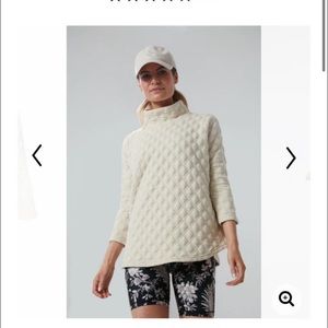 Tuckernuck Sport Sand
Quilted Funnel Pullover